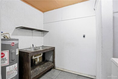 8516 Hendrix St unit 6, Edinburg, TX 78542 - photo 4