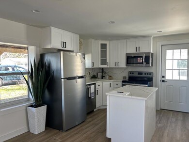 302 NW 9th St, Carrabelle, FL 32322 - photo 4