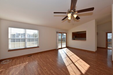 1529 Southport Ct, Zion, IL 60099 - photo 6