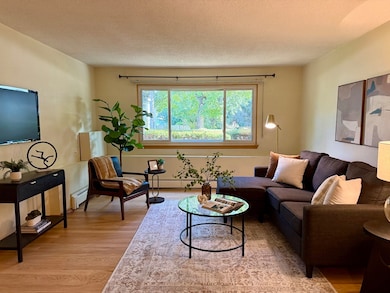 4 Hallmark Gardens unit 2, Burlington, MA 01803 - photo 7