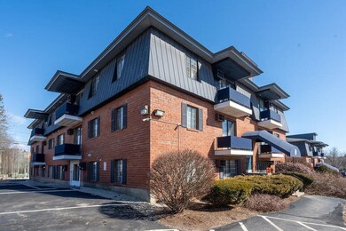 64 Dunbarton Rd unit 1E, Manchester, NH 03102 - photo 4