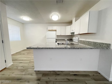 2742 Alicialynn Way unit B, Las Vegas, NV 89121 - photo 7