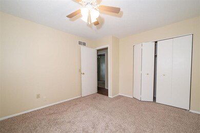 2228 Valley Dr, Davenport, IA 52806 - photo 7