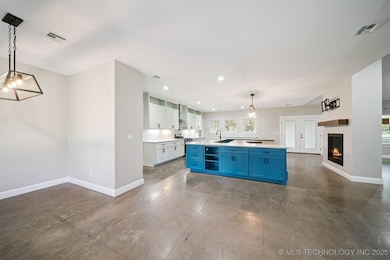 981 Elm Cir, Chouteau, OK 74337 - photo 6