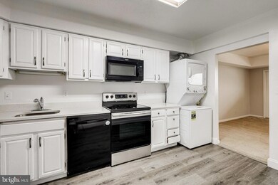 Skyline House unit 1104, Baileys Crossroads, VA 22041 - photo 2