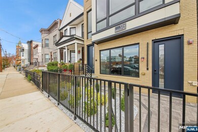 134 Hancock Ave unit 3, Jersey City, NJ 07307 - photo 2