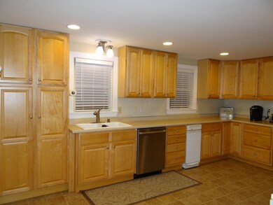 72 Huntington Rd, Richmond, VT 05477 - photo 7