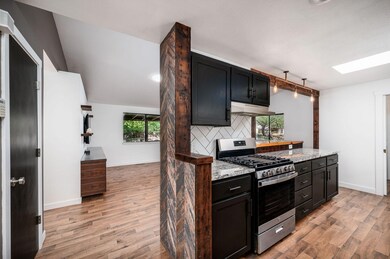 11 SE Airstrip Rd, Bend, OR 97702 - photo 7