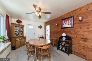 8531 Chestnut Oak Rd, Parkville, MD 21234 - photo 5