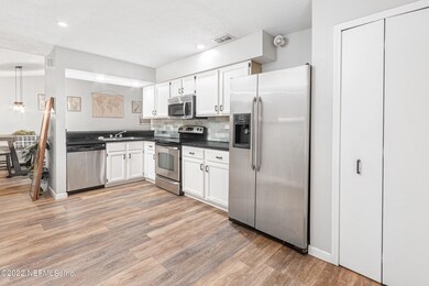 234 Aquarius Cir W, Jacksonville, FL 32216 - photo 7