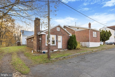 400 S Nice St, Frackville, PA 17931 - photo 2