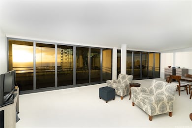 Nauru Tower unit 3601, Honolulu, HI 96814 - photo 6