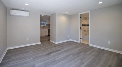1308 Enid St unit 3, Houston, TX 77009 - photo 3