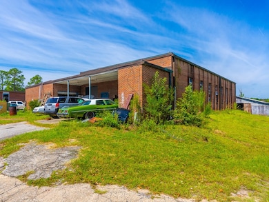 907 N Pierce St, Alma, GA 31510 - photo 4