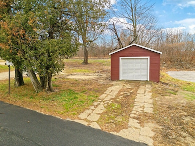 63 Elm St, Mechanic Falls, ME 04256 - photo 3