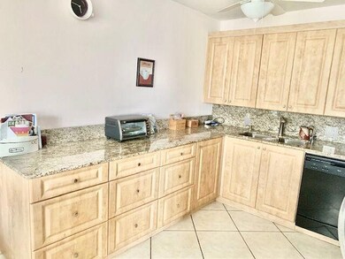 1093 Yarmouth E, Boca Raton, FL 33434 - photo 4