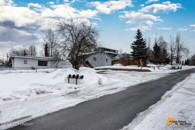 4207 Garfield St, Anchorage, AK 99503 - photo 4