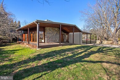 6515 Lily Dhu Ln, Falls Church, VA 22044 - photo 2