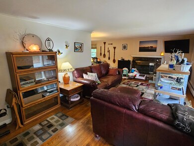 33 Cypress St, Buzzards Bay, MA 02532 - photo 4