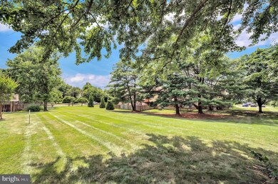 708 Hemlock Ct, Herndon, VA 20170 - photo 5