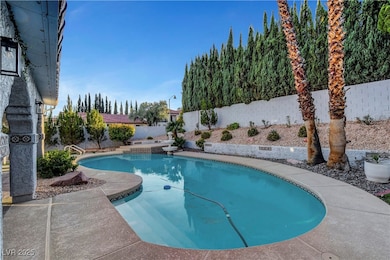 2825 Waterview Dr, Las Vegas, NV 89117 - photo 7