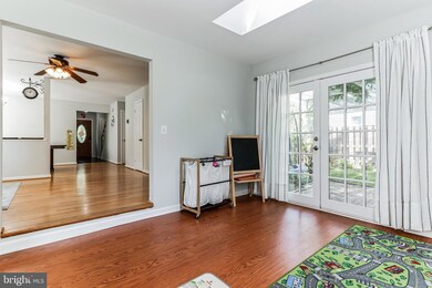 4113 Rust Rd, Fairfax, VA 22030 - photo 4