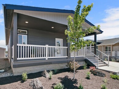 32-web-or-mls-20730 My Longest Way, Bend