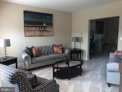 215 Pleasant View Dr, Douglassville, PA 19518 - photo 4