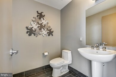 Silo Point unit 511, Baltimore, MD 21230 - photo 4