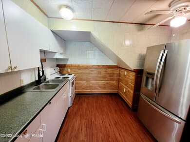 203 Joy Glen unit 101, Sciota, PA 18354 - photo 6