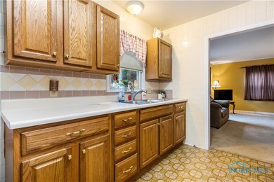 402 Plum St, Columbus Grove, OH 45830 - photo 5