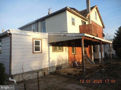 1224 E 11th St, Crum Lynne, PA 19022 - photo 4
