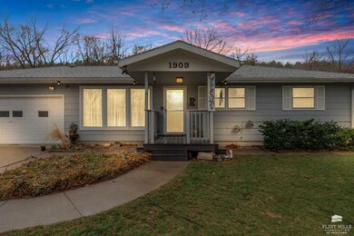 1909 Strong Ave, Manhattan, KS 66502 - photo 3