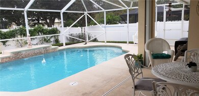 Sparkling pool w/fountain
