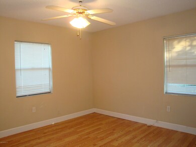 1638 Hazelhurst Dr, Jacksonville, FL 32216 - photo 7
