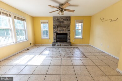 223 Hook Dr, Martinsburg, WV 25405 - photo 7