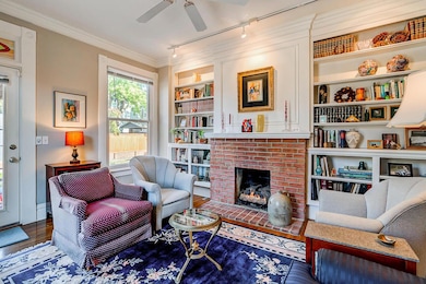 Gas log fireplace