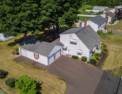 118 Post Office Rd, Enfield, CT 06082 - photo 4