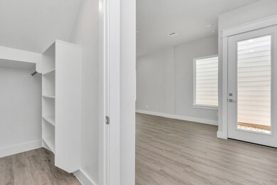 5812 Burt St, Houston, TX 77091 - photo 4