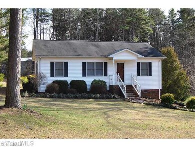 111 Bramblewood Dr, Statesville, NC 28625 - photo 2