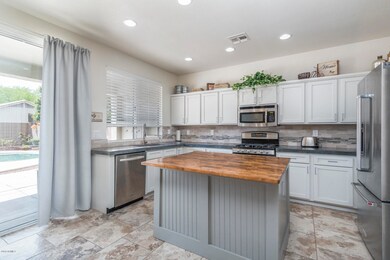 7) KITCHEN
