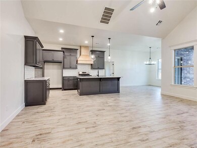 1400 Monterey Dr, Norman, OK 73072 - photo 4