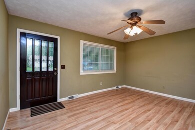 1119 W Morningside St-6