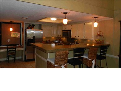 Kitchen with Breakfast Bar