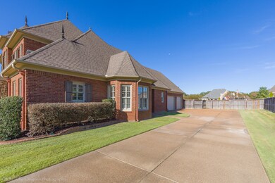 4611 Robinson Loop East-Exterior-3