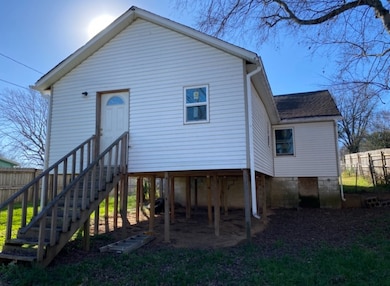 319 E 17th St, Columbia, TN 38401 - photo 3