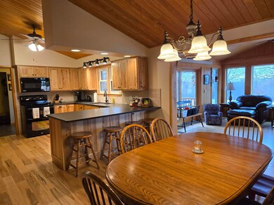 8888 Yankee Ave, Cresco, IA 52136 - photo 6