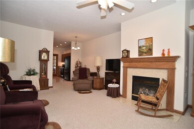 1055 Hilltop Commons Blvd, Whiteland, IN 46184 - photo 4