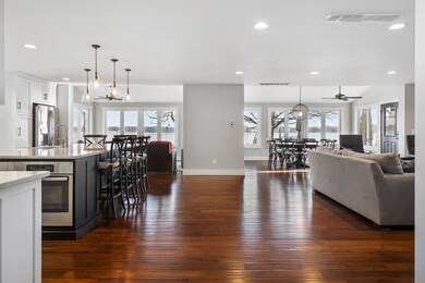 9872 N Bayshore Dr, Syracuse, IN 46567 - photo 4