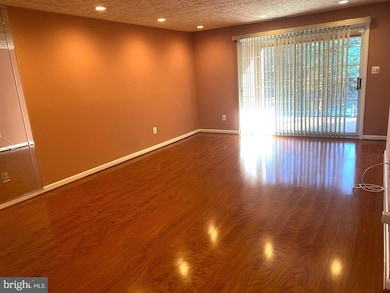 2109 Woodbox Ln unit 2109B, Baltimore, MD 21209 - photo 5